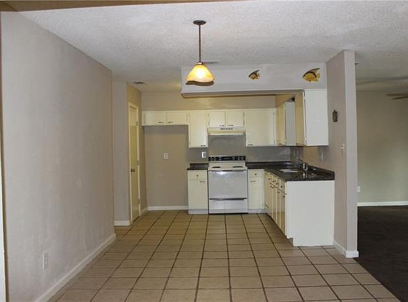 5th image of 1411 La Fonda Dr