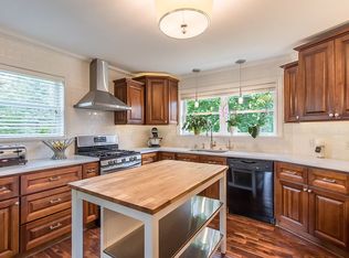 340 S Elm St, Oconomowoc, WI 53066