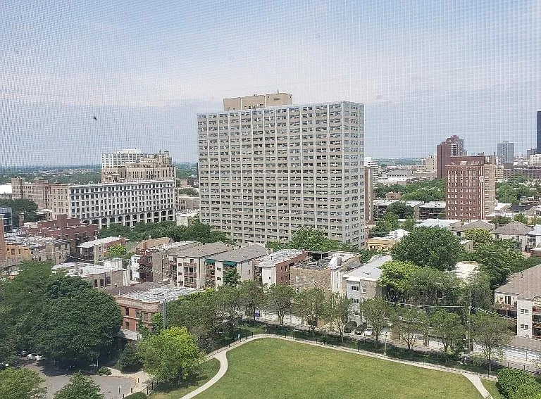 850 W Eastwood Ave — Photo 11