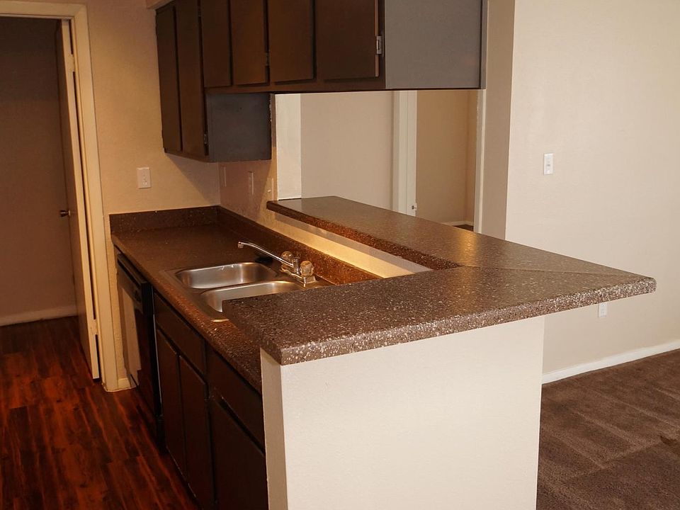 1st image of 1200 Thorpe Ln