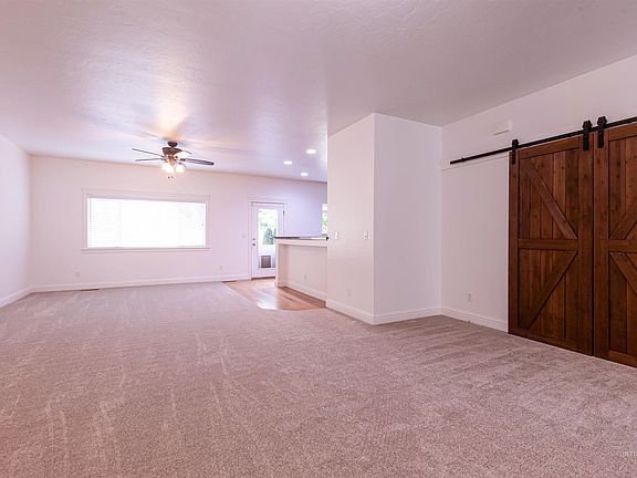 4th image of 1649 Mustang Mesa Pl