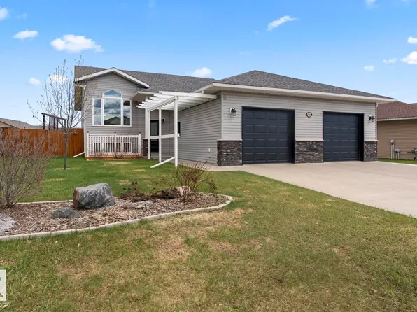 4916 59th Ave, Cold Lake, AB T9M 0C2