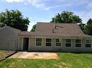 1327 E Broad St, Louisville, OH