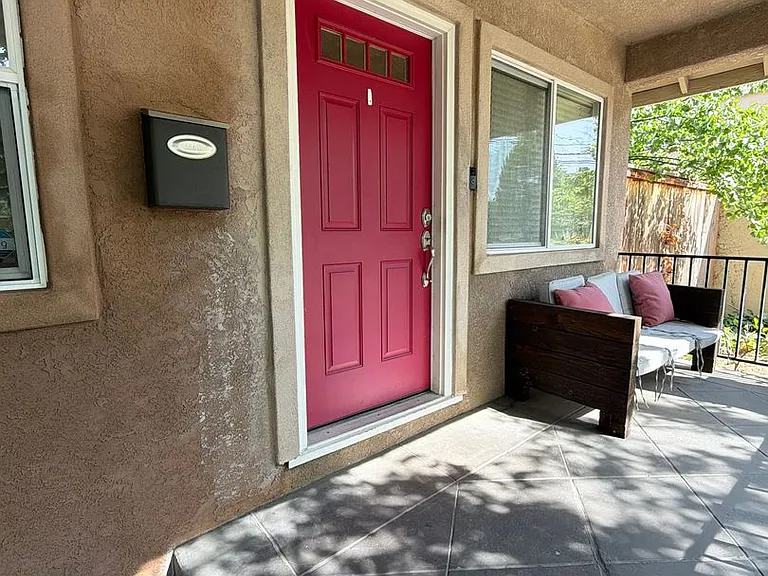 3117 Freeport Blvd — Photo 24