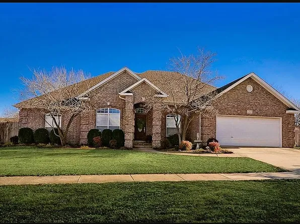 8 Darian Dr, Bentonville, AR 72712