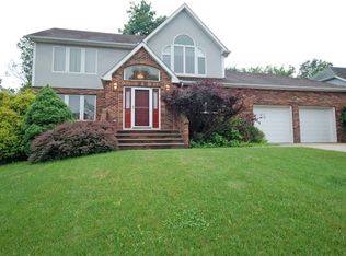 17 Barbieri Ct, Raritan, NJ 08869