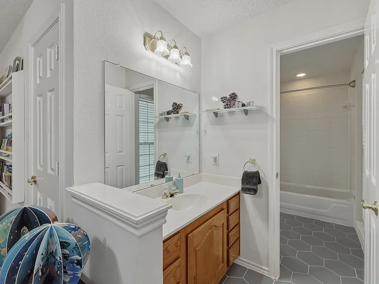7612 Oak Knoll Dr — Photo 30