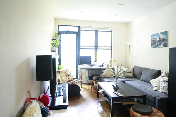 Rented by Grand & Co. | media 1