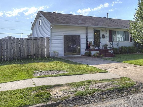 4th image of 509 N Dogwood St