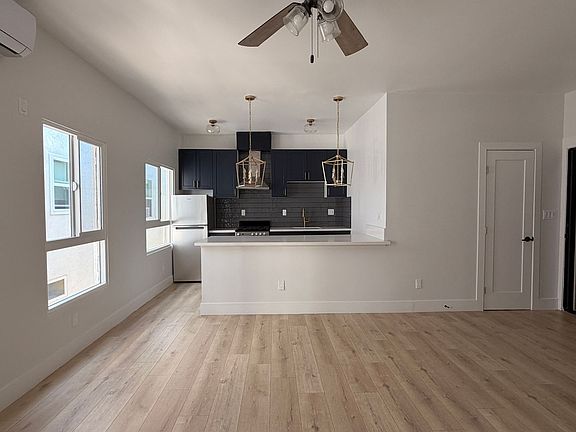 4th image of 1926 N Whitley Ave #29