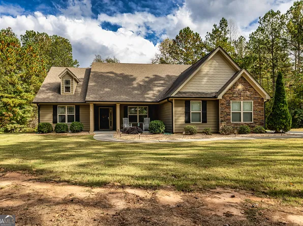 51 Backwater Cove Ct, Newnan, GA 30263