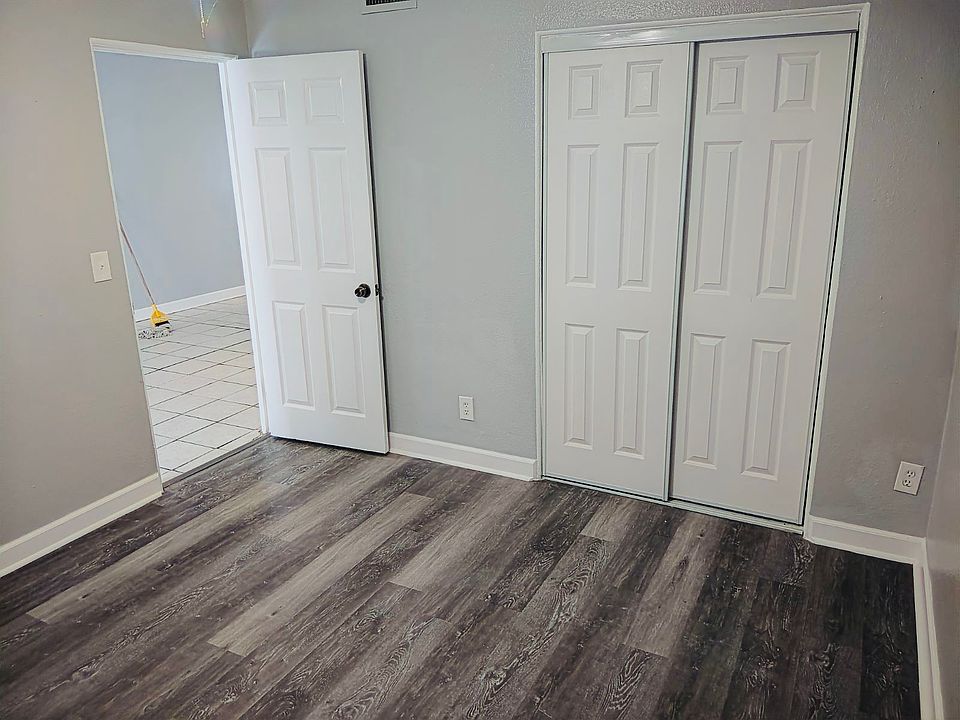 2nd image of 429 W 18th St #431
