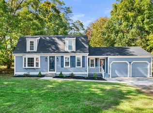 185 Sturbridge Dr, Warwick, RI 02886