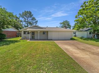 712 Brookfield Dr, Hurst, TX 76053