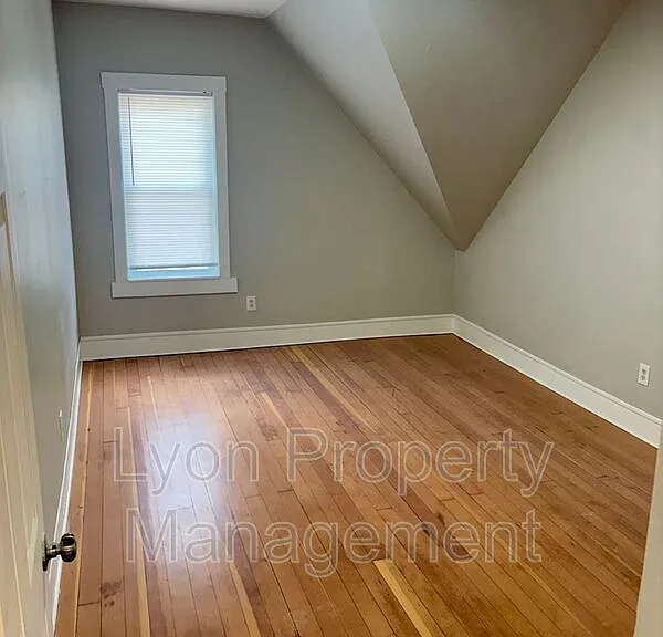 1225-1227 Warren Ave #3 — Photo 11