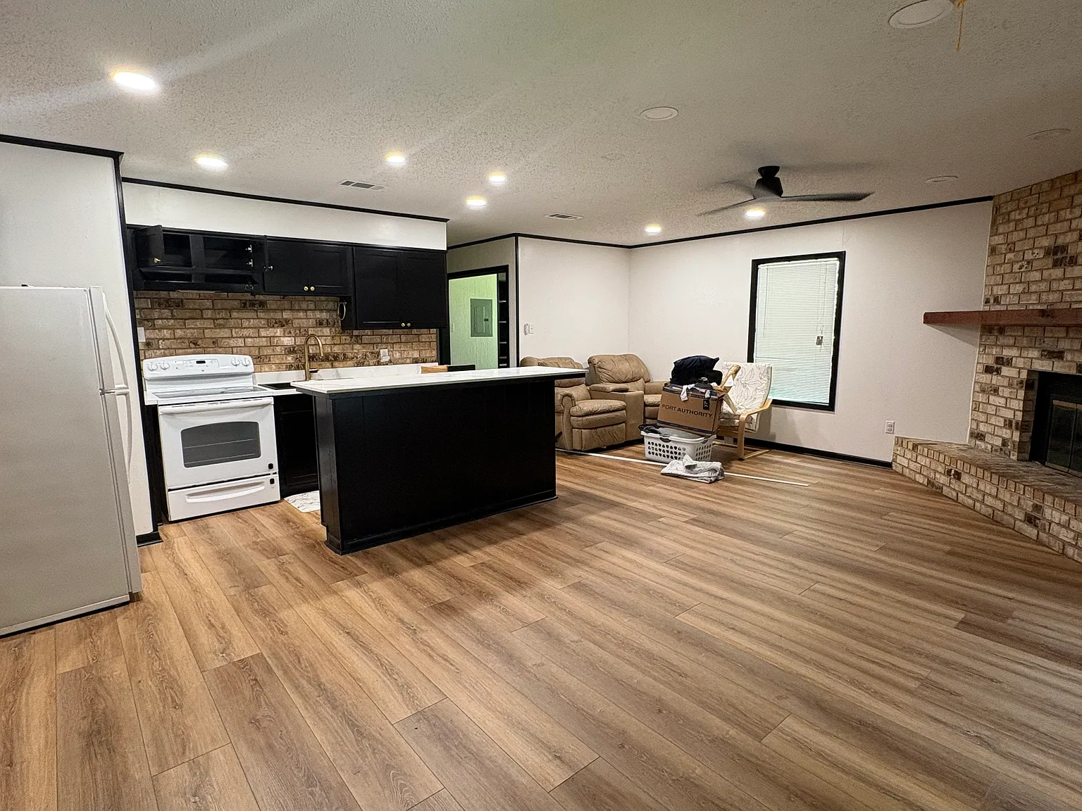 206 Albert St — Photo 2