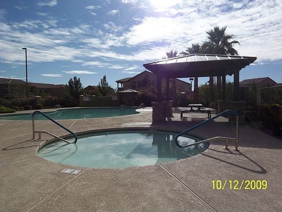 Community Pool & Spa