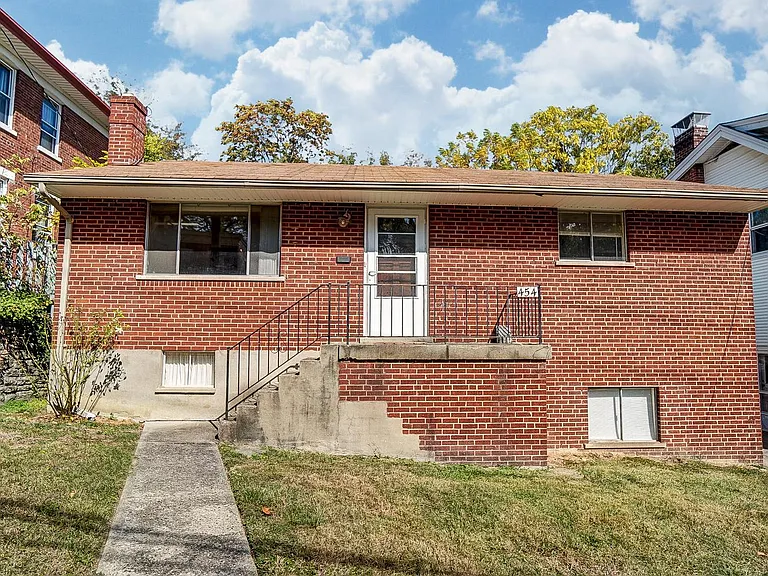 454 Warner St — Photo 37