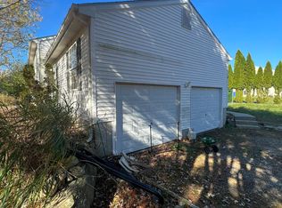4 Brian Blvd, Uncasville, CT 06382