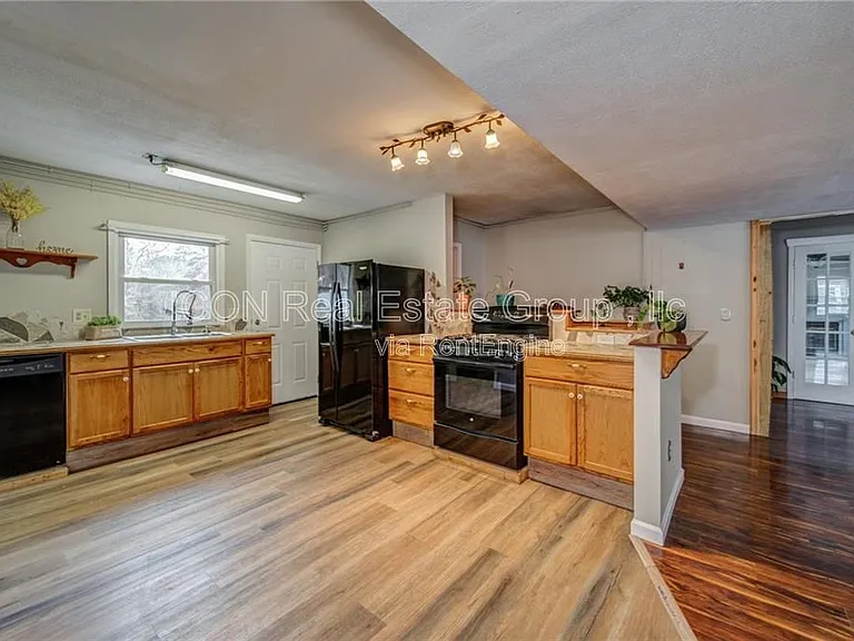 53 Black Rd NE #B — Photo 10