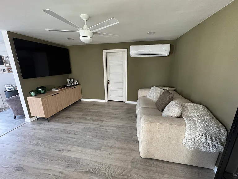 465 S Olive St — Photo 12