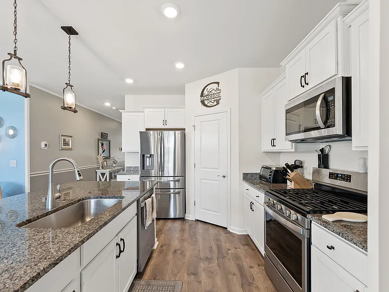 173 Greenwich Dr — Photo 17