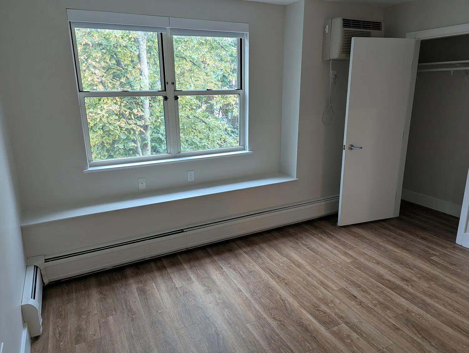 2 bed, 1.5 bath, 1222 sqft, $3,800 — Photo 3