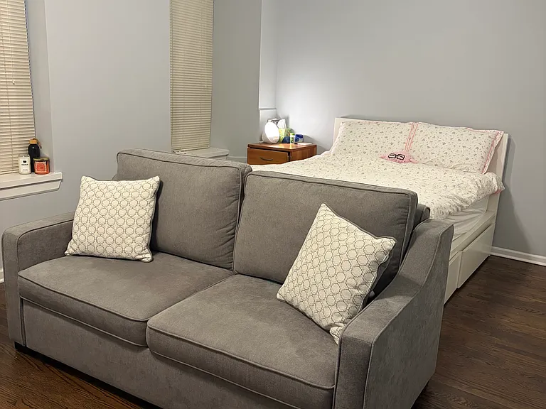 1230 N Greenview Ave #1R — Photo 1
