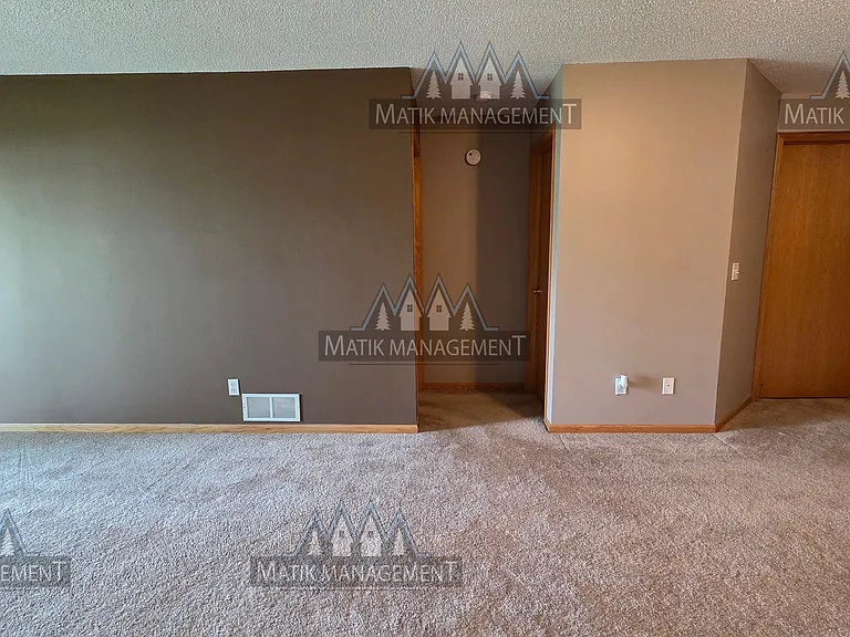 718 10th St SW — Photo 34
