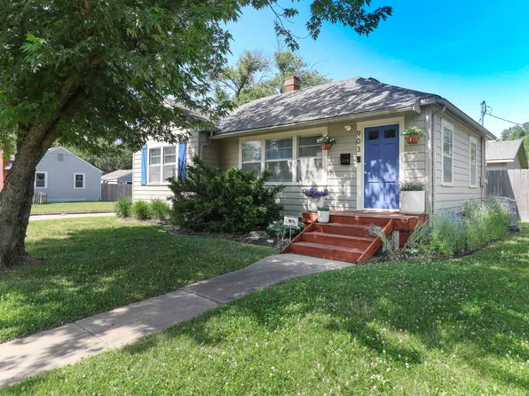 903 N Ridgewood Dr, Wichita, KS 67208