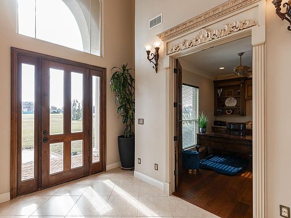 4th image of 10940 Sheila Ct