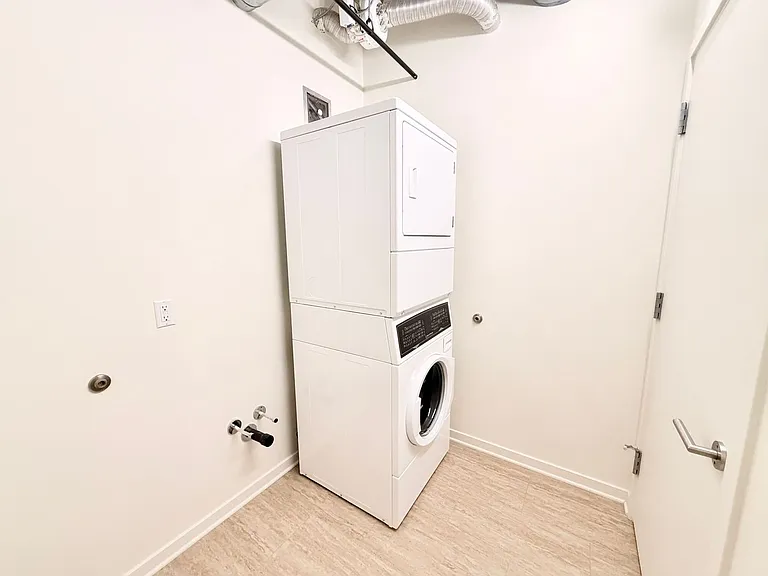 1830 NW Riverscape St #403 — Photo 17