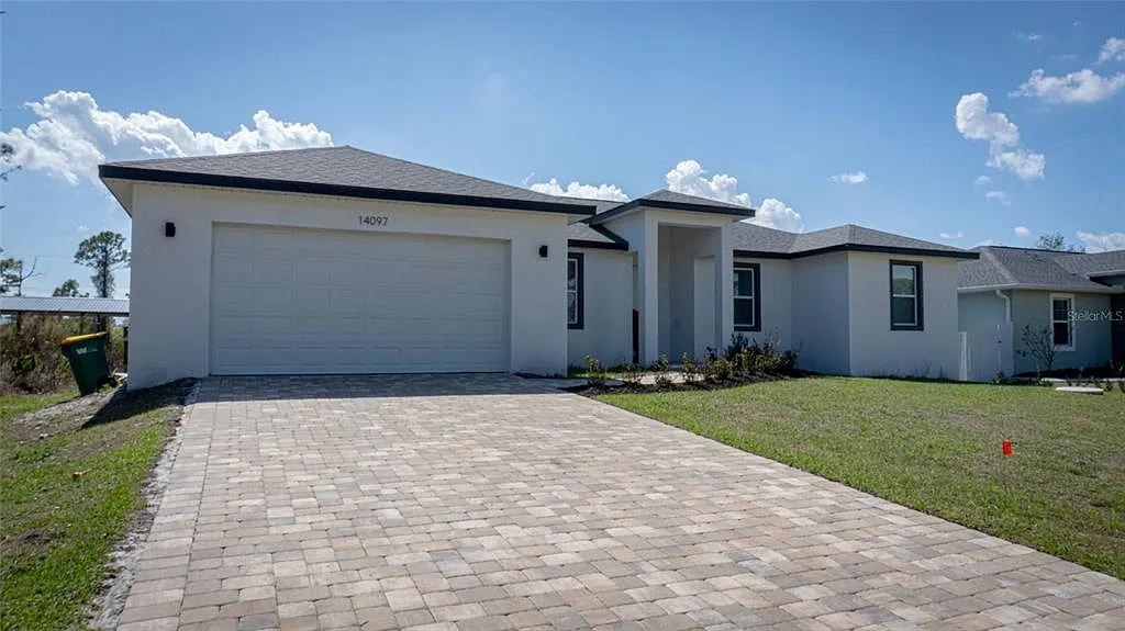 4 bed, 2.0 bath, 1674 sqft, $2,200 — Photo 1