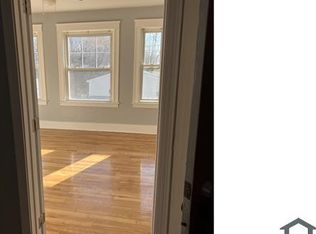 42 Lincoln St, Webster, MA 01570