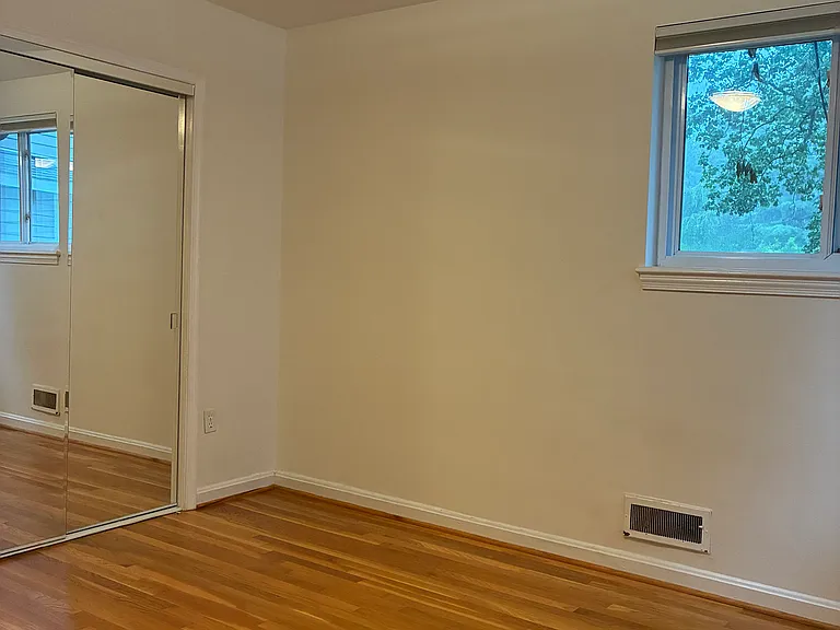 5311 Sangamore Rd — Photo 5