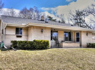 2632 N 124th St, Wauwatosa, WI 53226
