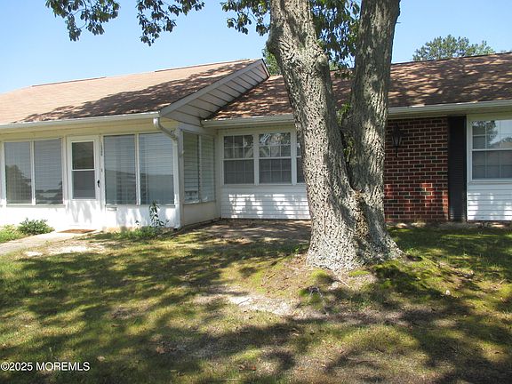 2nd image of 1236D Hamilton Ct #1236D