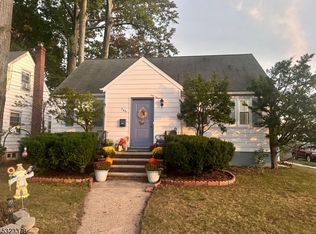 740 E 2nd Ave, Roselle, NJ 07203