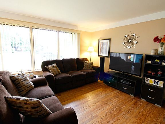 4th image of 31748 Wyoming St