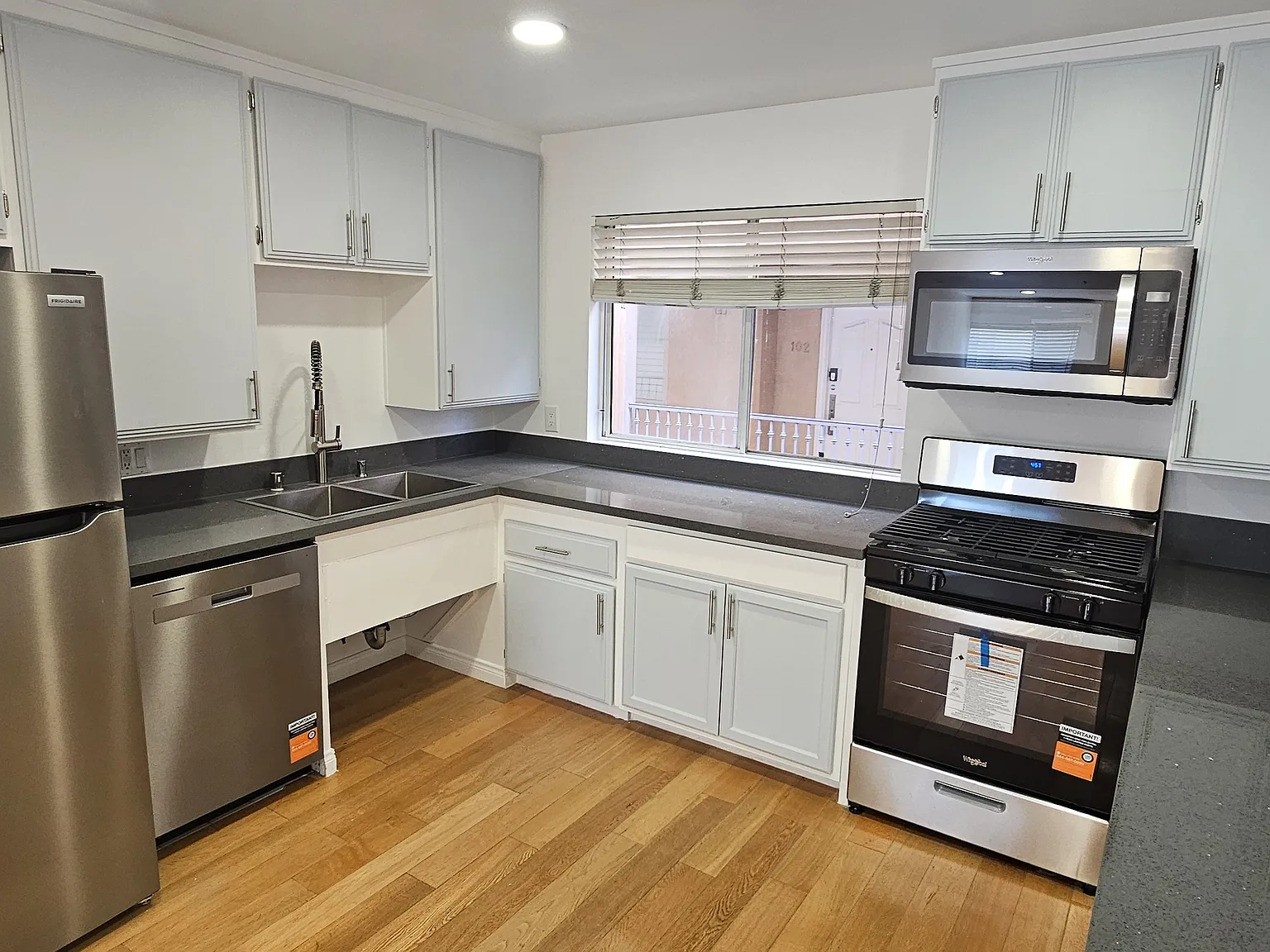 1 bed, 750 sqft, $2,500 — Photo 2