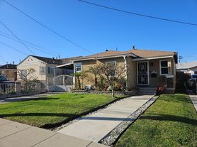 1851 W 145th St, Gardena, CA