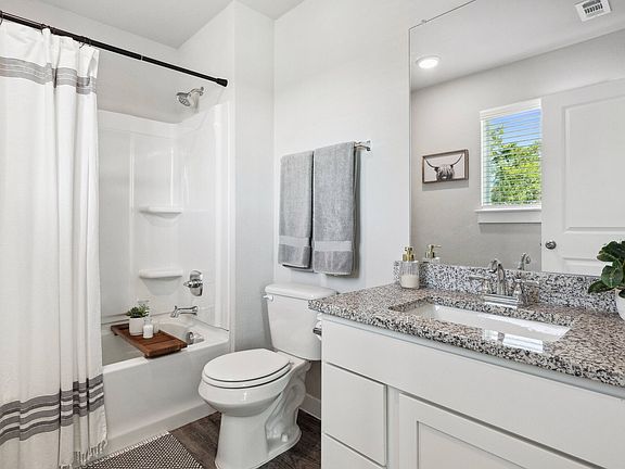 5th image of 520 Powell Dr #702