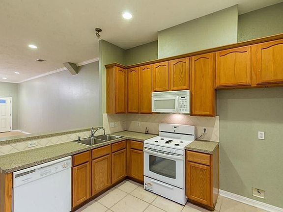 5th image of 4223 Benard Ct