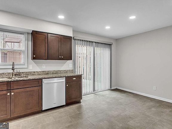 4th image of 3243 Abbeywood Dr