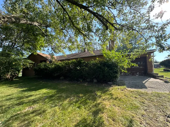 526 N Oak St, Toulon, IL 61483