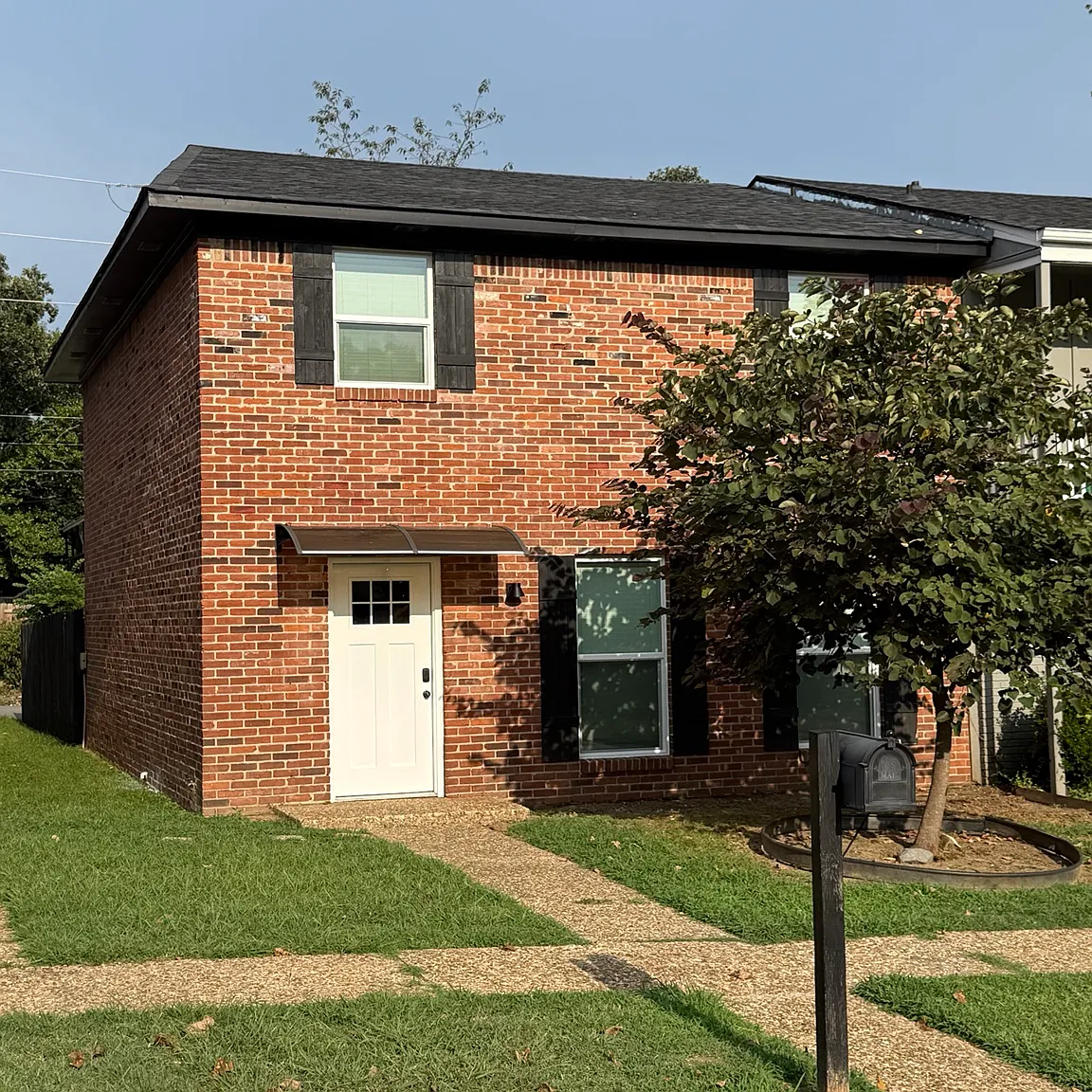 3 bed, 2.5 bath, 1586 sqft, $2,100 — Photo 1