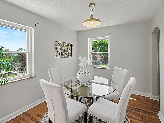 5th image of 340 Bonnie Leslie Ave