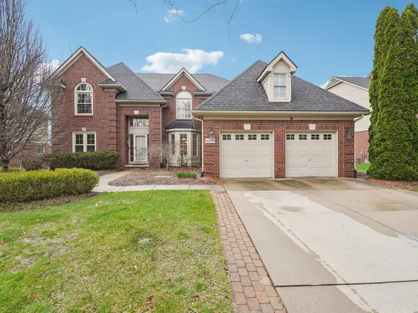 41038 Scarborough Ln, Novi, MI 48375