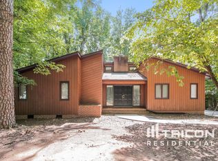 911 Burtonwood Cir, Charlotte, NC 28212