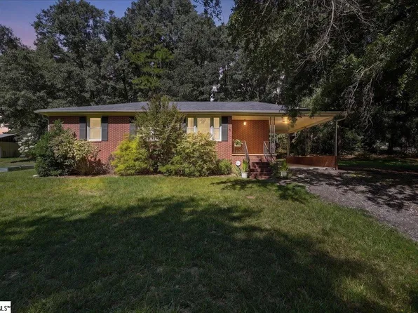 5 Lamar Cir, Greenville, SC 29605